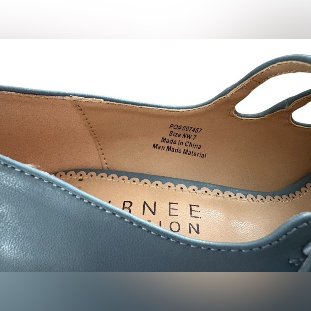Journee Collection Pointed-Toe Blue Mary Jane Heels - Picture 5 of 11